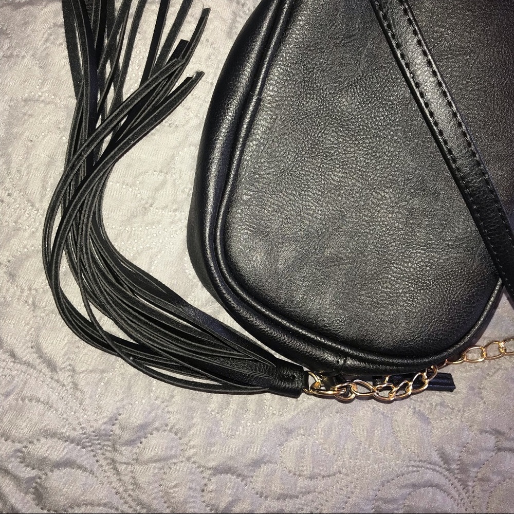 Black Purse with Roses - Picture 3 of 4
